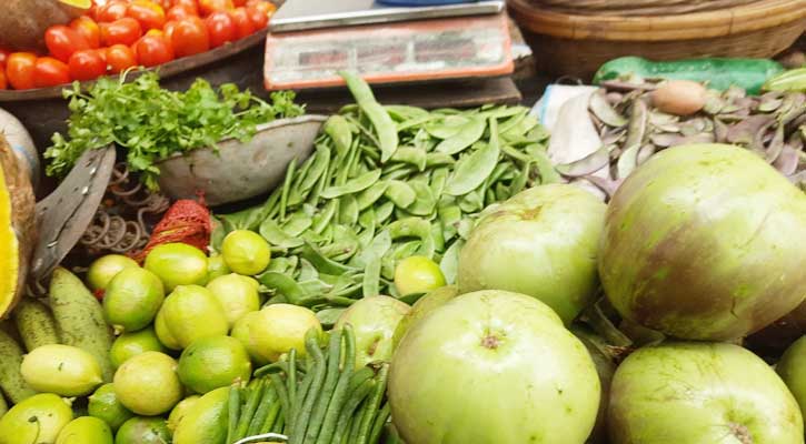 সবজিতে লেগেছে ‘লকডাউন’