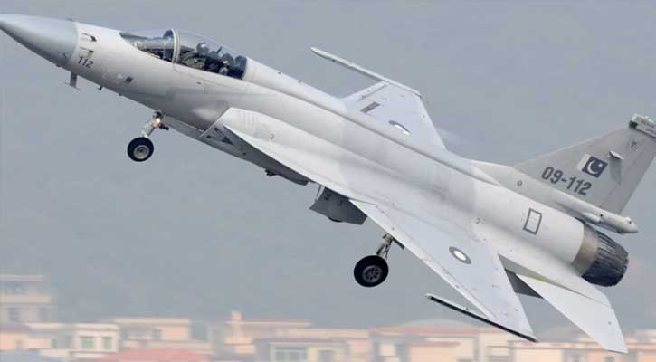 বাংলাদেশের কাছে পাকিস্তানের থান্ডার যুদ্ধবিমান বিক্রি নিয়ে আলোচনা