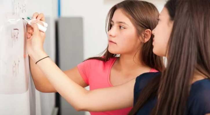 যৌনস্বাস্থ্য ও শিক্ষা— নীরবতার বেড়া ভাঙার সময় এখন