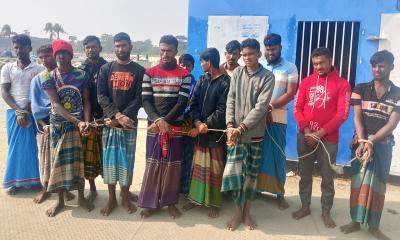 ভোলায় অবৈধ চাইসহ ১৩ জেলে আটক