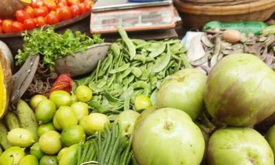 সবজিতে লেগেছে ‘লকডাউন’