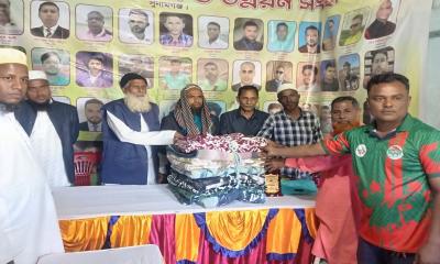 সুনামগঞ্জে মাদ্রাসা শিক্ষার্থীদের মাঝে শীতবস্ত্র বিতরণ