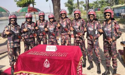 তাহিরপুর সীমান্তে ২৪টি ডেটনেটর উদ্ধার করেছে বিজিবি 