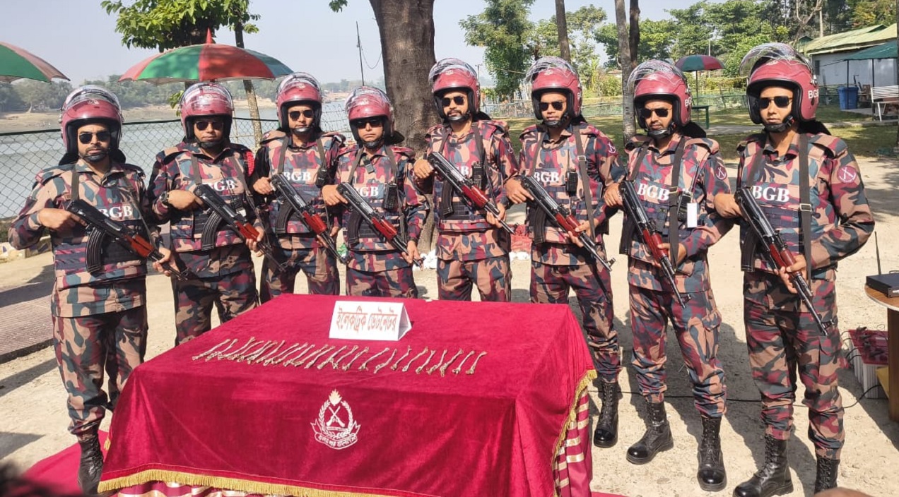 তাহিরপুর সীমান্তে ২৪টি ডেটনেটর উদ্ধার করেছে বিজিবি 
