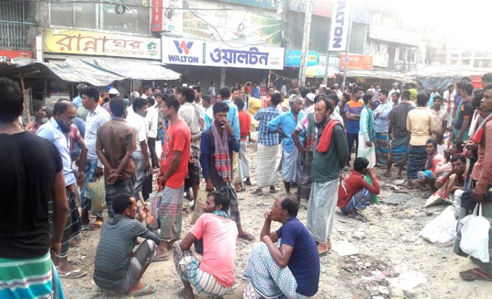 শ্রম কেনা-বেচার হাট