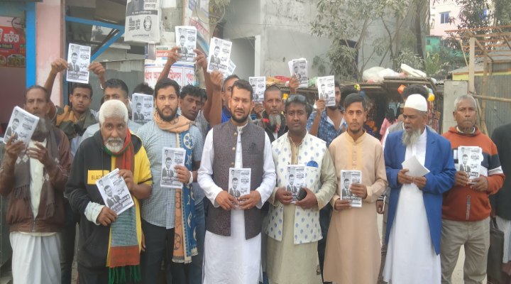 রূপগঞ্জে ট্রাক প্রতিকের নির্বাচনী প্রচারণায় ব্যস্ত কর্মী সমর্থকরা