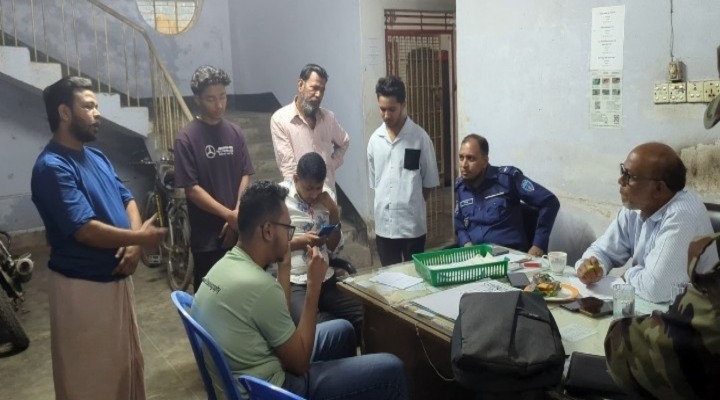 চট্টগ্রাম বিশ্ববিদ্যালয়ে টাকা ও মোবাইল ছিন্তাই,  চক্রের ৩ সদস্য আটক