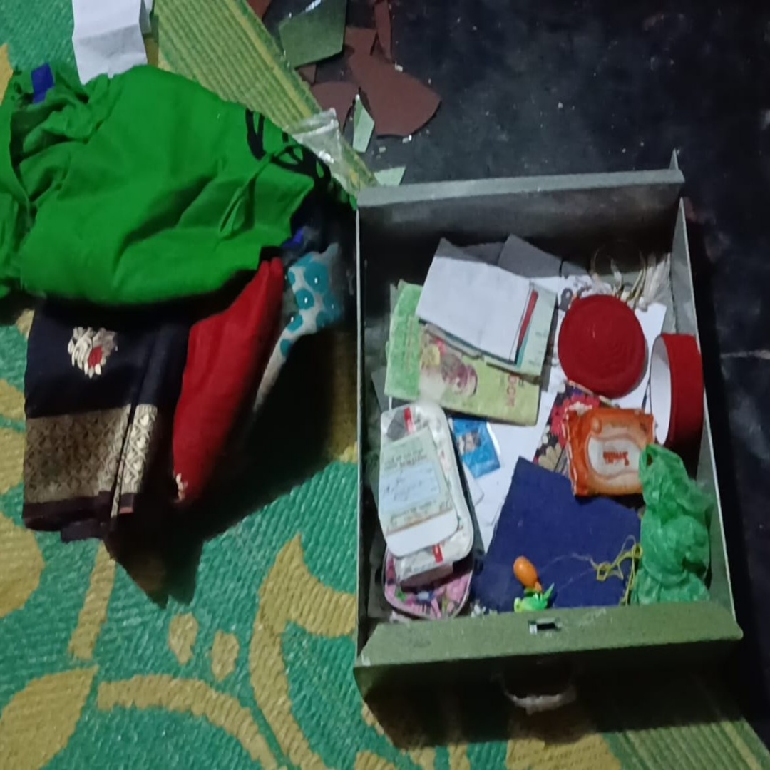 রূপগঞ্জে ফিল্মি স্টাইলে ডাকাতি, নিঃস্ব সাধারণ মানুষ