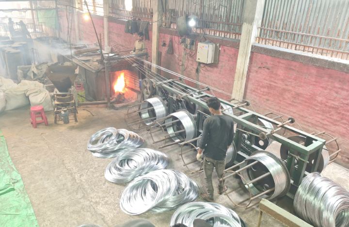 রূপগঞ্জে চাঁদার দাবিতে কারখানায় হামলার অভিযোগে থানায় মামলা, সঠিক তদন্ত চায় এলাকাবাসী